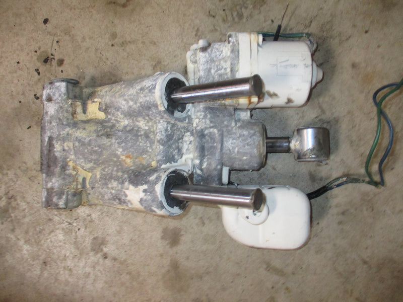 Evinrude 150hp 2 stroke outboard tilt trim unit