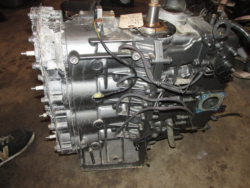 Suzuki DT140 outboard crankcase powerhead