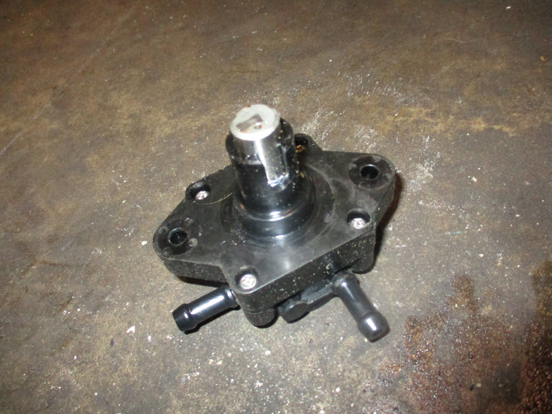 Suzuki DF140 140hp outboard mechanical fuel pump (15100-90J10)