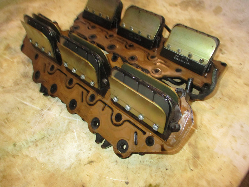 Johnson Ficht 175hp 2 stroke outboard intake manifold with reeds (437591)