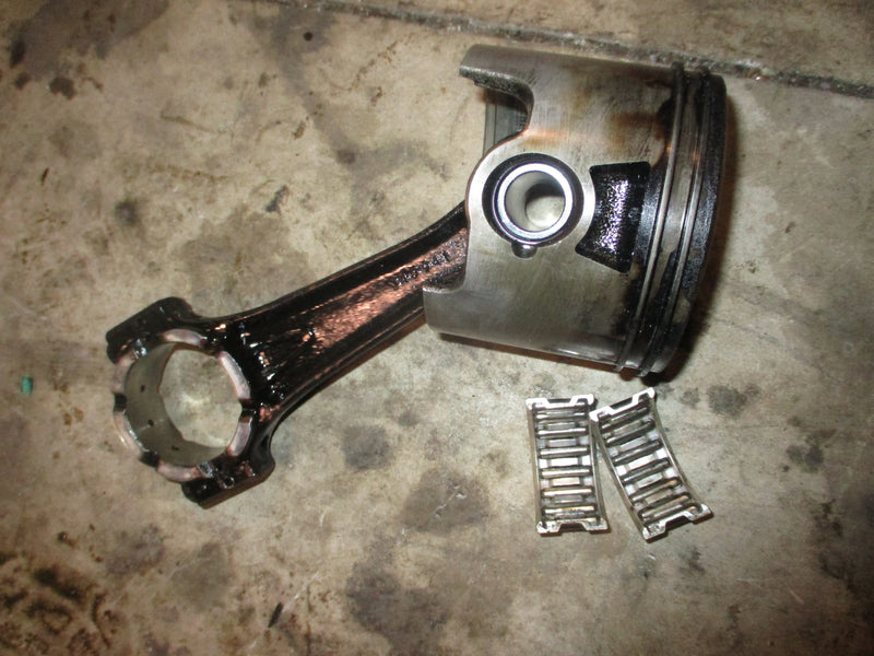 Evinrude Ficht 225hp 2 stroke outboard port piston and rod (5005245)