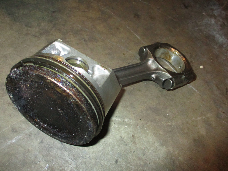 Suzuki DF115 115hp outboard piston and rod (12111-90J01)