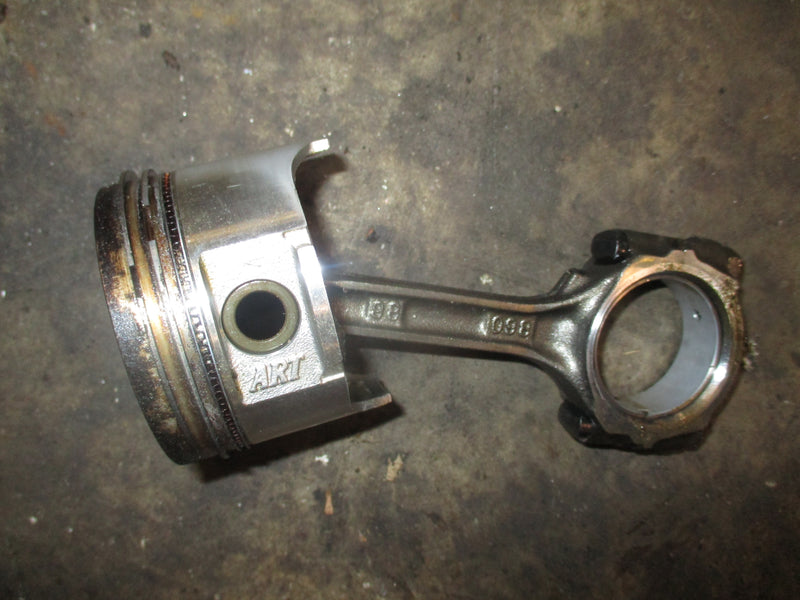 Suzuki DF70 outboard piston and rod (12111-99E01)