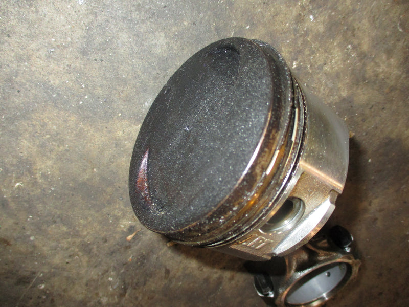 Suzuki DF70 outboard piston and rod (12111-99E01)
