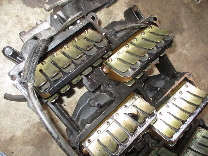 Evinrude Ficht 200hp outboard intake manifold with reeds (346156, 346157)