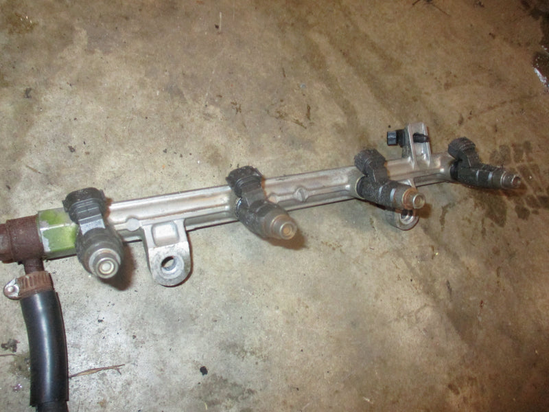 Suzuki DF70 70hp outboard fuel rail and injector set (15751-99E00)