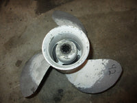 Load image into Gallery viewer, Yamaha outboard aluminum propeller (9.25x10.5)
