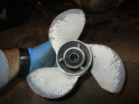 Load image into Gallery viewer, Yamaha outboard aluminum propeller (9.25x10.5)
