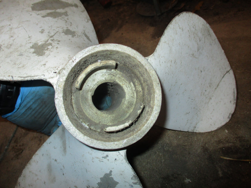 Michigan wheel aluminum propeller (PR122)
