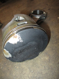 Load image into Gallery viewer, Evinrude 150hp Ocean Pro outboard starboard piston and rod (436243)
