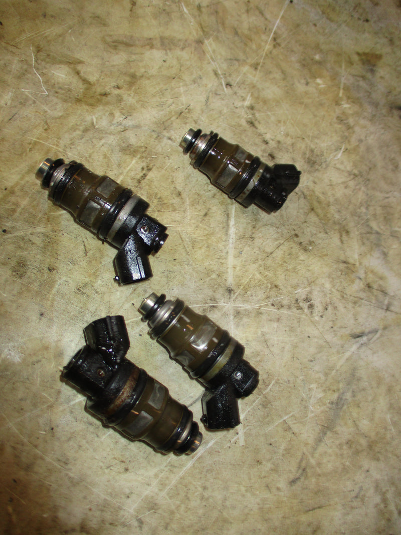 Suzuki DT140hp 2 stroke outboard fuel injector set of 4 (15710-94900)