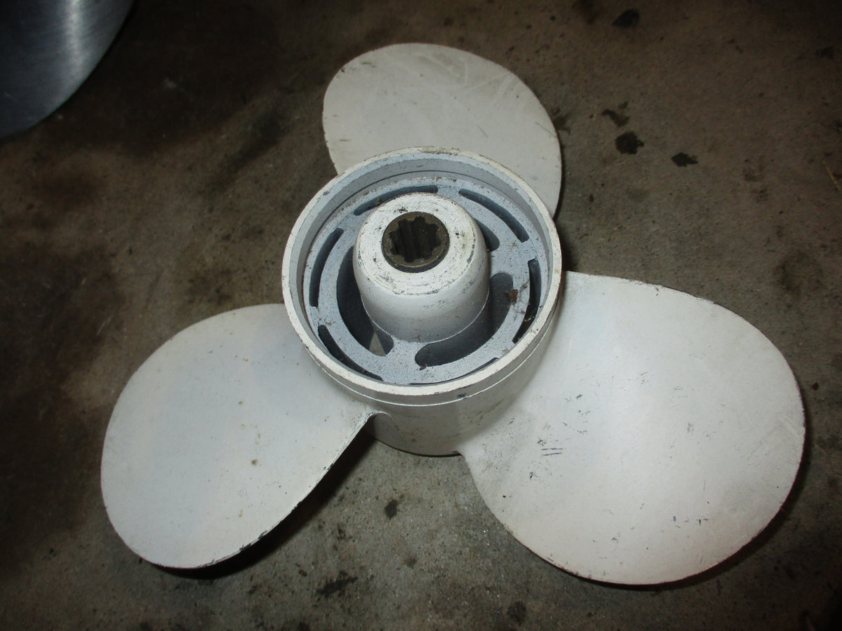 Yamaha outboard aluminum propeller (9.75x6.5)
