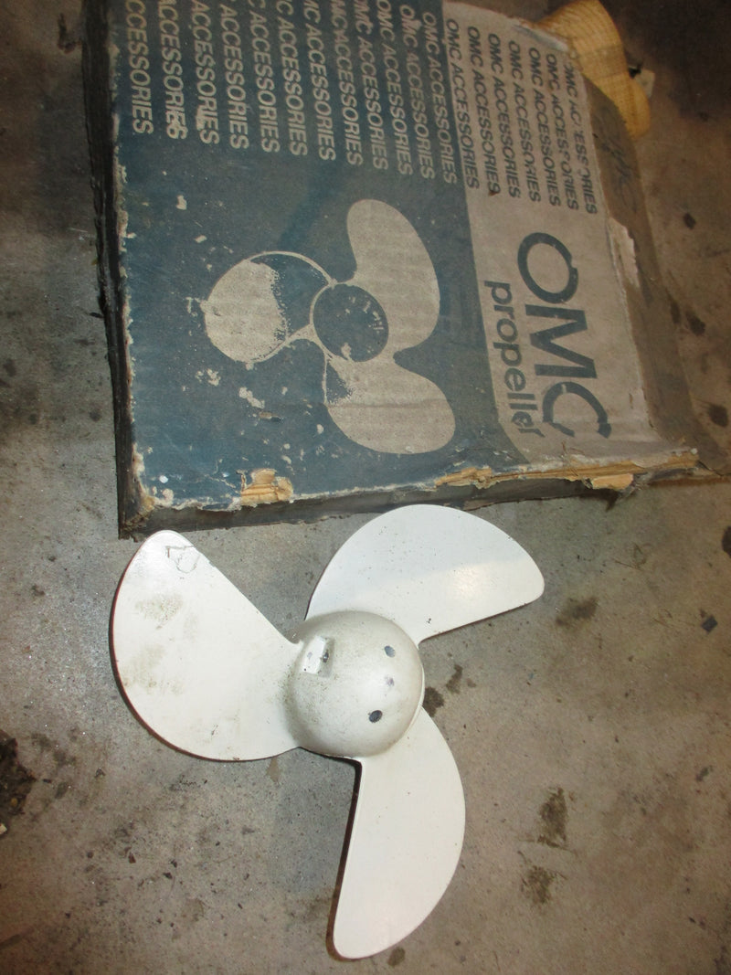 OMC outboard aluminum propeller (7.5x4.5)