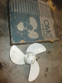 Load image into Gallery viewer, OMC outboard aluminum propeller (7.5x4.5)
