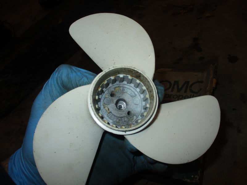 OMC outboard aluminum propeller (7.5x4.5)