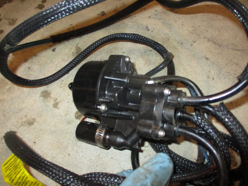 Johnson Evinrude outboard oil pump (5007743)