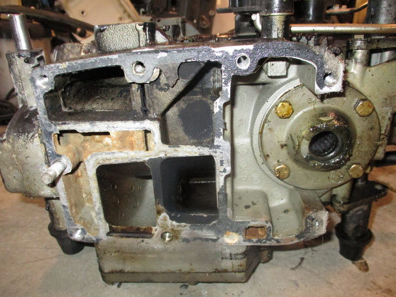 Johnson 40hp 2 stroke outboard crankcase powerhead