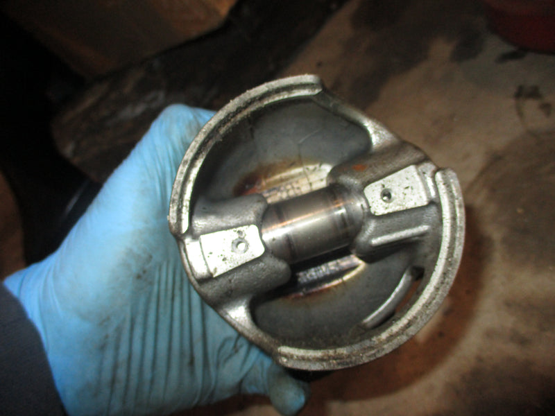 Yamaha 150-200hp HPDI 2 stroke outboard port piston (68F-01)