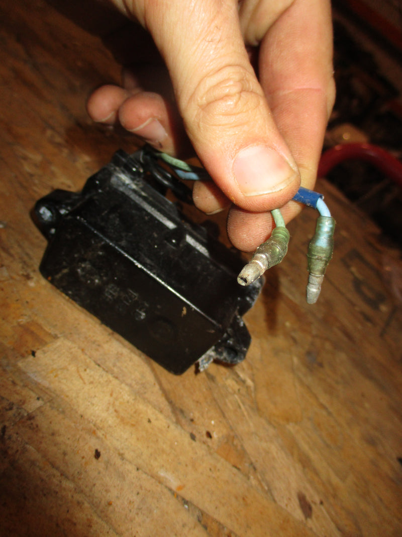 Yamaha 40hp 2 stroke tilt trim relay (bullet connector style)