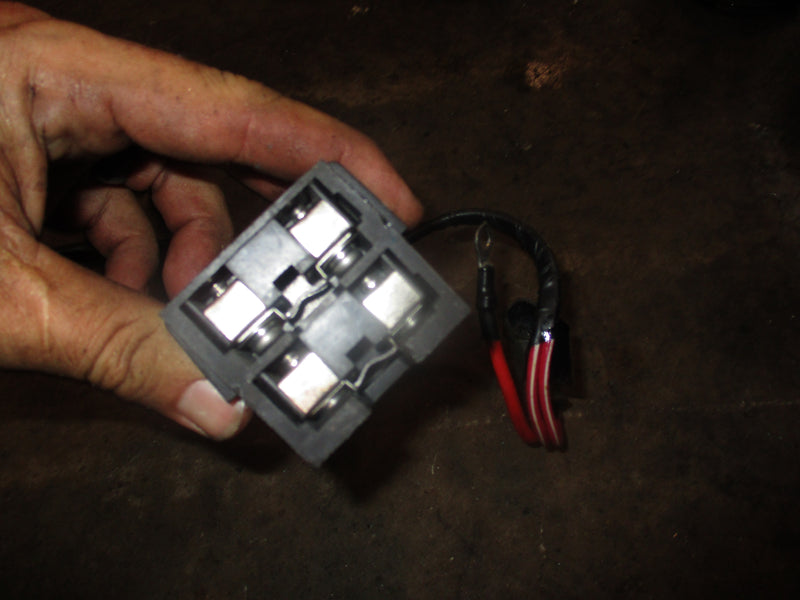 Yamaha OX66 200hp outboard fuse holder with fuses