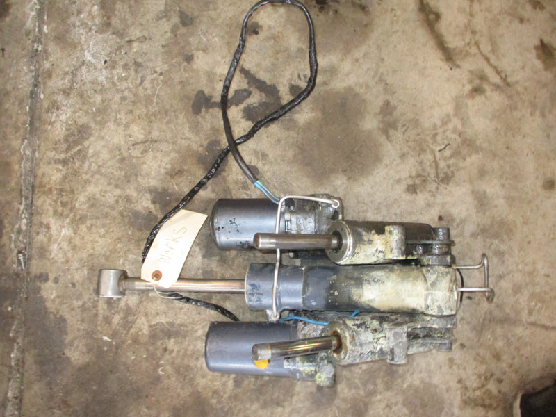 Yamaha 225hp 4 stroke outboard tilt trim unit