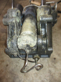 Load image into Gallery viewer, Yamaha 225hp 4 stroke outboard tilt trim unit
