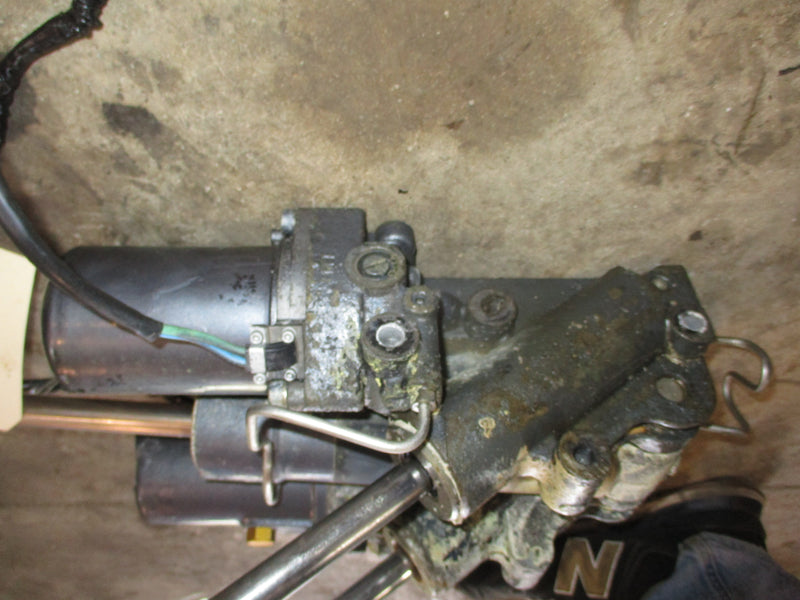 Yamaha 225hp 4 stroke outboard tilt trim unit