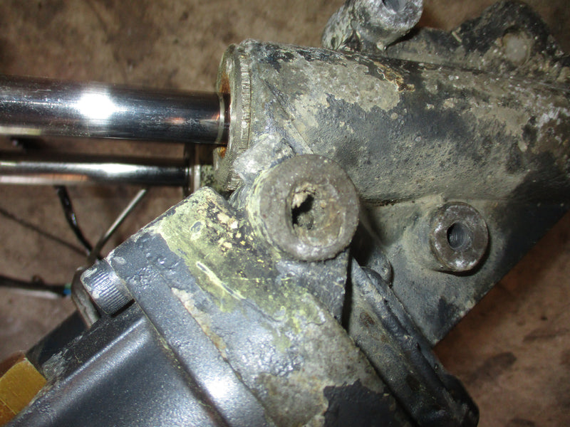 Yamaha 225hp 4 stroke outboard tilt trim unit