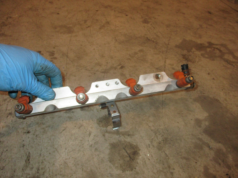 Suzuki DF115 115hp outboard fuel rail with injector set (15750-90J00)