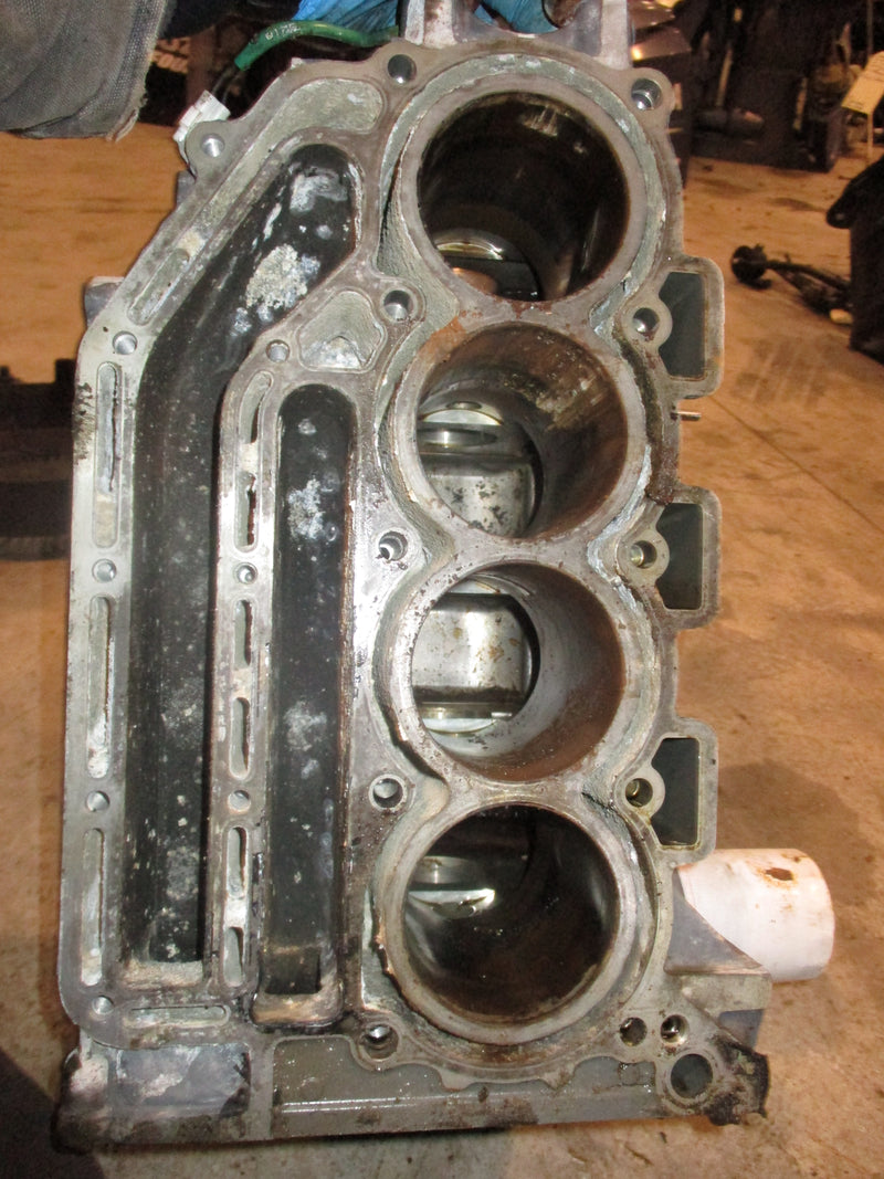 Suzuki DF115 115hp outboard crankcase block