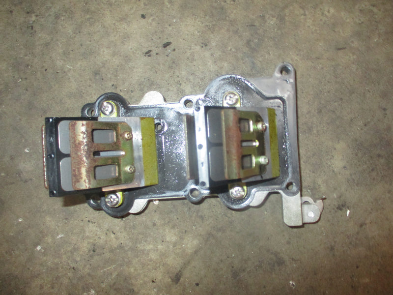 Yamaha 25hp 2 stroke outboard intake manifold with reeds