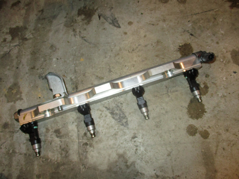 Suzuki DF115A 115hp outboard fuel rail and injector set