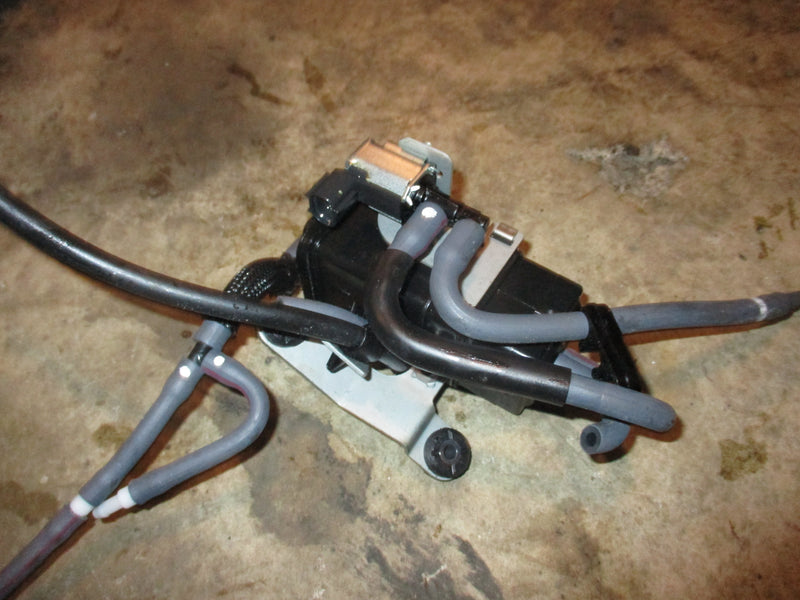 Yamaha VMAX 175hp SHO outboard air canister and solenoid valve (6C5-86120-00)