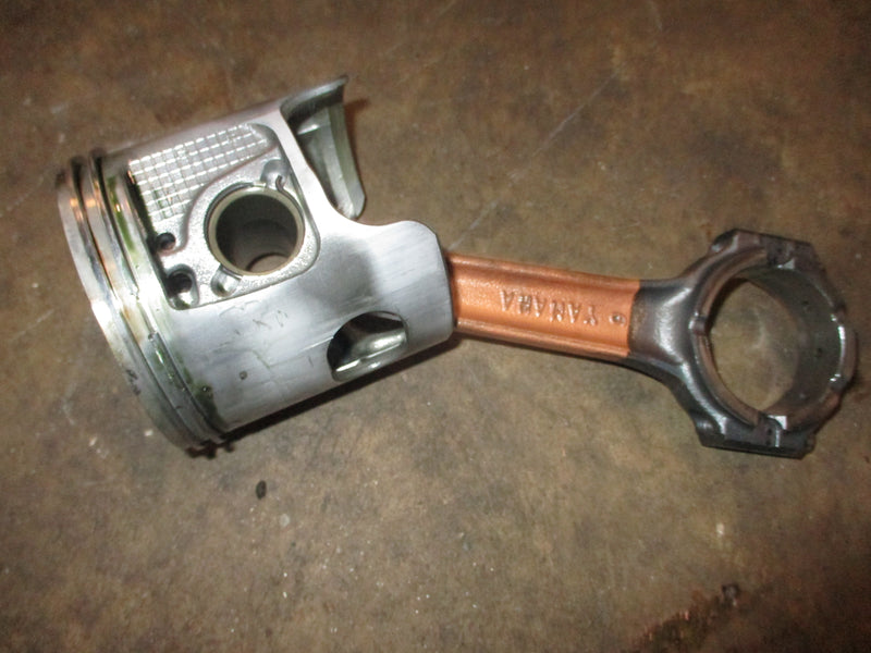 Yamaha VMAX 3.1L 250hp outboard starboard piston and rod