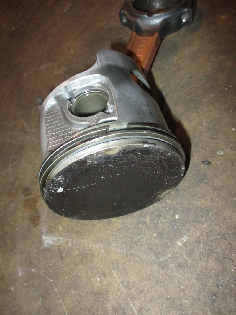 Yamaha VMAX 3.1L 250hp outboard starboard piston and rod