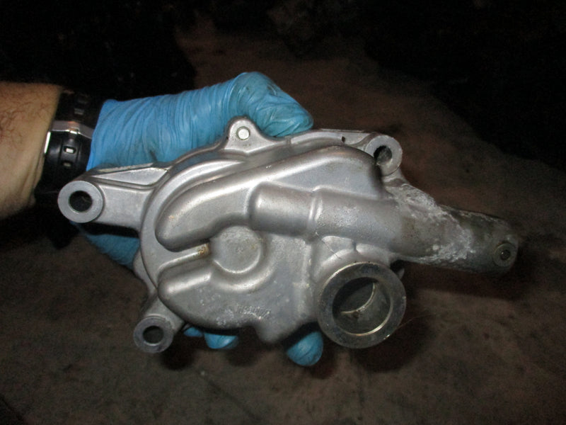 Suzuki DF150 150hp outboard oil pump (16400-96J00)