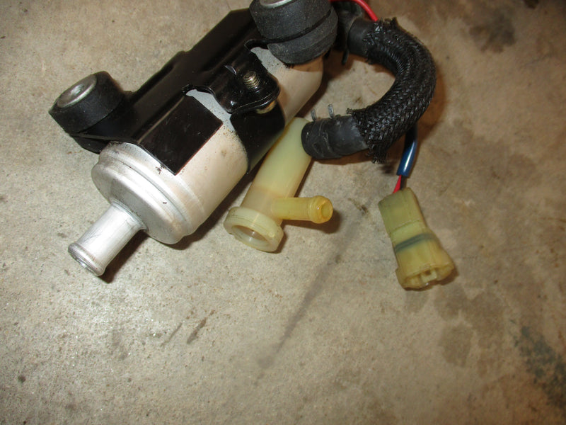 Suzuki DF225 225hp outboard low pressure fuel pump (15100-94900)