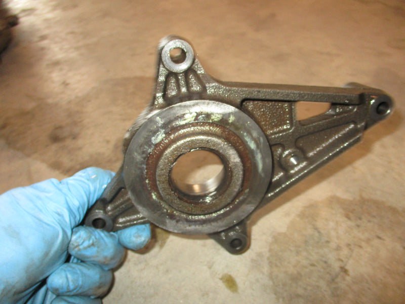 Suzuki DF225 225hp outboard lower bearing carrier (12734-93J00)