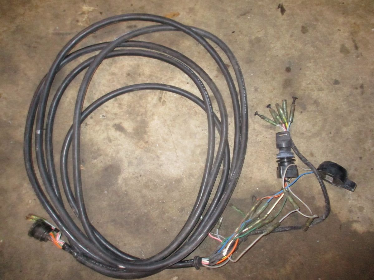 Suzuki outboard 20ft round black plug rigging harness