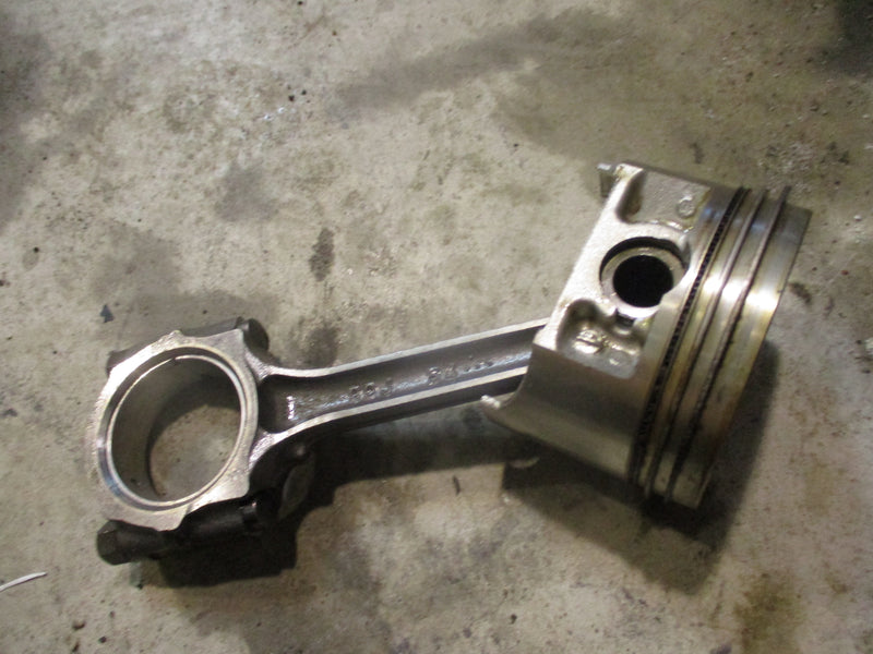 Suzuki DF115 115hp outboard piston and rod (12111-90J01)
