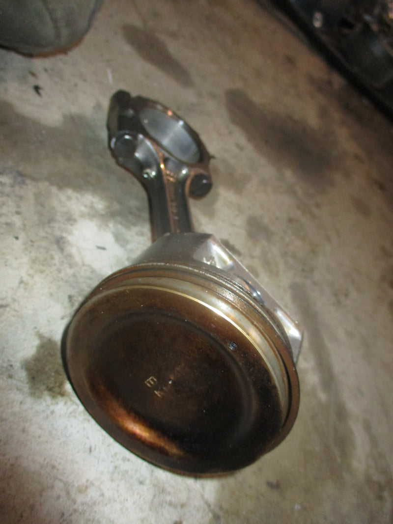 Suzuki DF115 115hp outboard piston and rod (12111-90J01)