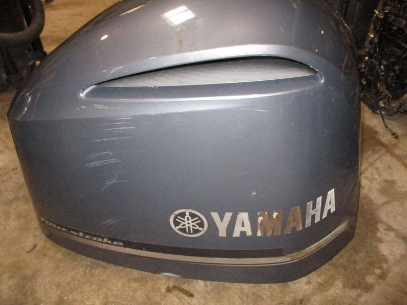 Yamaha 4.2L 300hp 4 stroke outboard top cowling