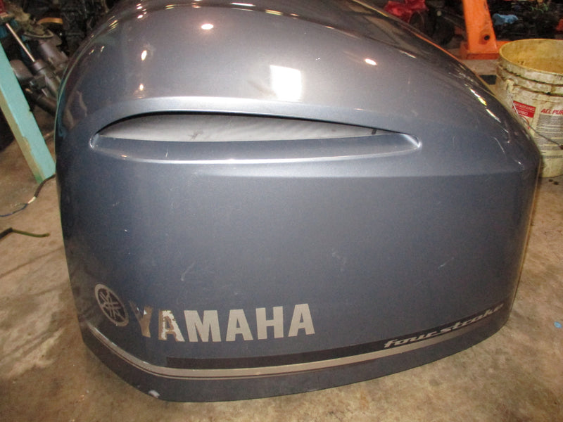Yamaha 4.2L 300hp 4 stroke outboard top cowling