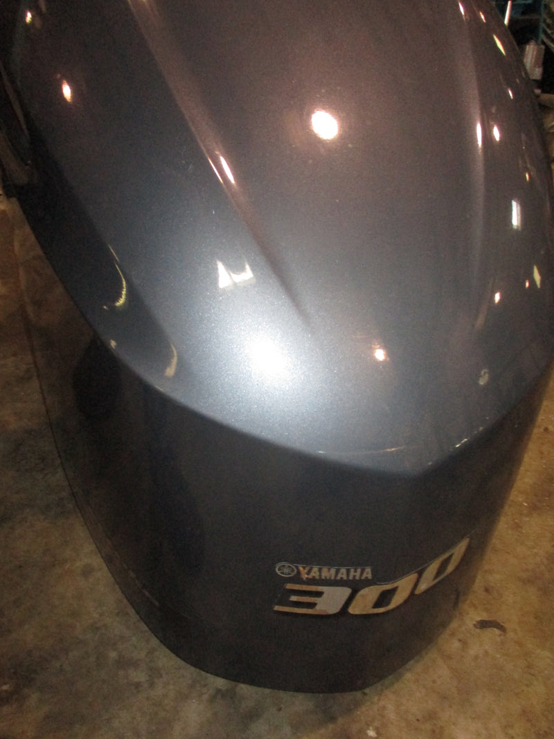 Yamaha 4.2L 300hp 4 stroke outboard top cowling