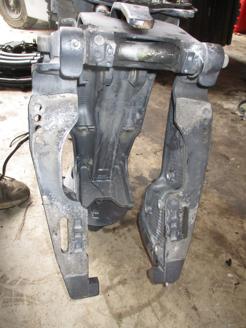Yamaha 4.2L 250hp 4 stroke outboard 25" midsection