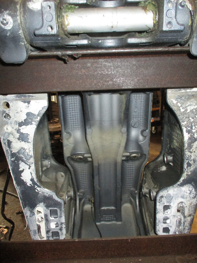 Yamaha 4.2L 300hp 4 stroke outboard 25" midsection