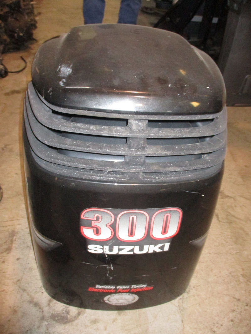 Suzuki  DF300 300hp outboard top cowling