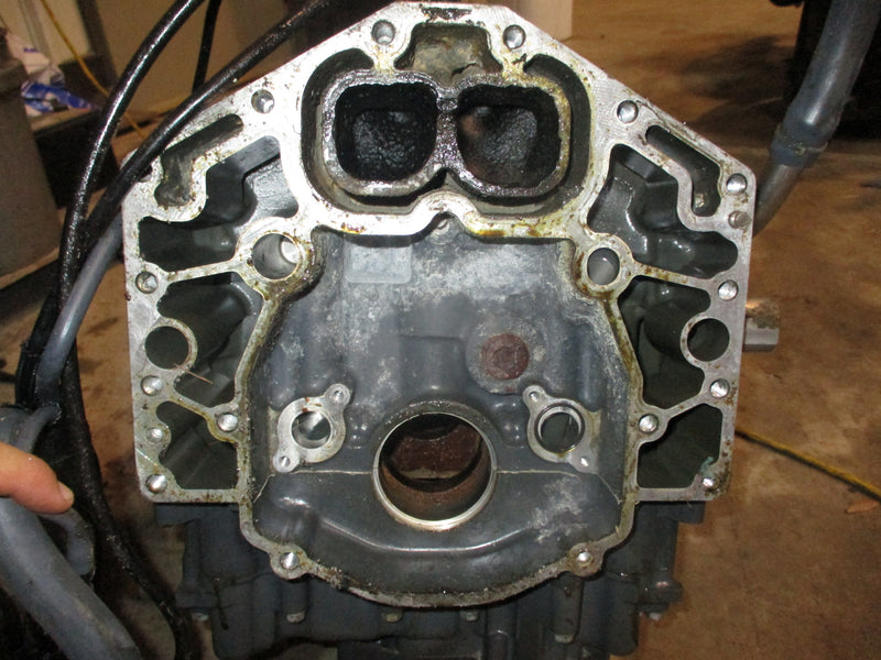 Yamaha 350hp 4 stroke outboard crankcase block (6AW-15100-04-00)