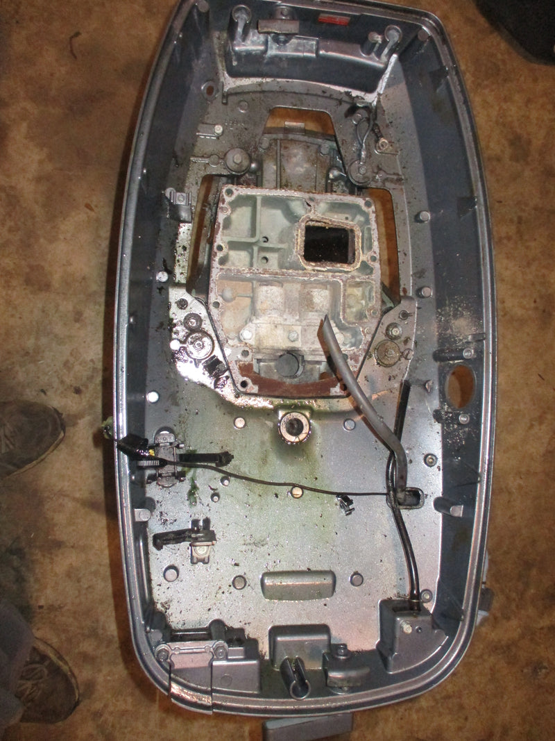 Yamaha 90hp 2 stroke outboard mid section