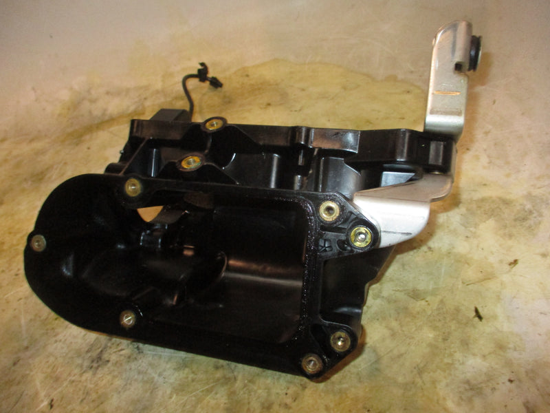 Yamaha 4.2L 300hp 4 stroke outboard mixing body (6CB-13711-00-00)